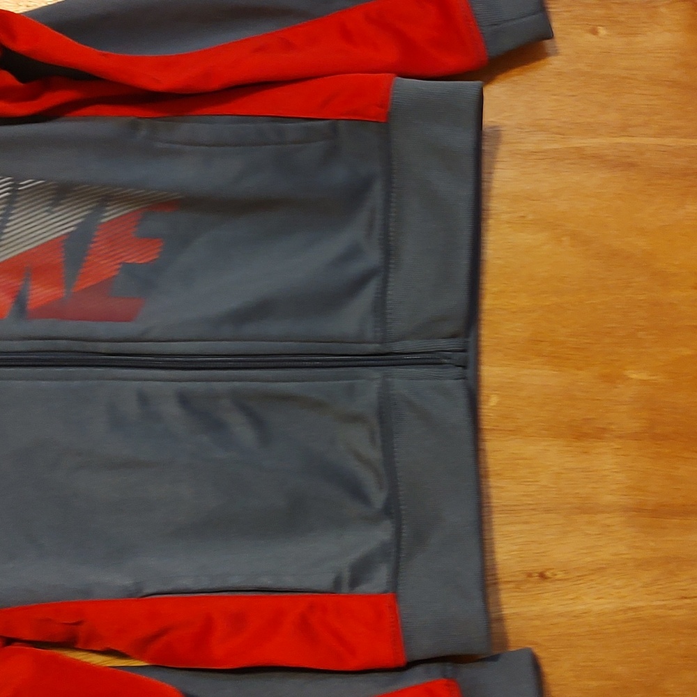 Nike Little Boys Zip-Up Athletic Jacket Gray & Red Raised Collar Casual 4/XS - Picture 3 of 9